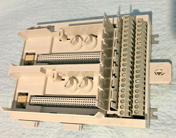 TU844 MTU ABB Termination Block 50V 3BSE022460R1 8 Channels