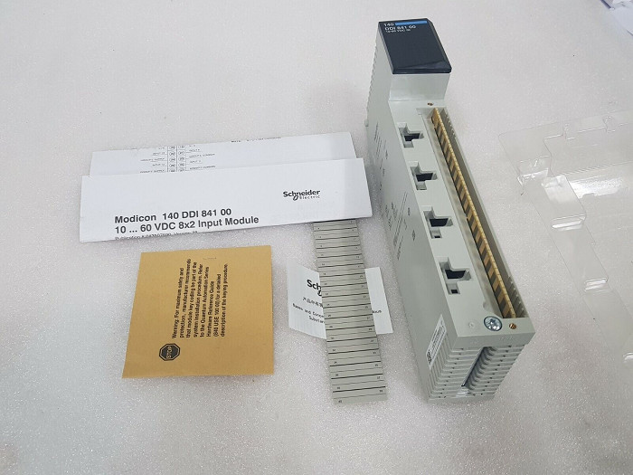 Discrete Input Schneider Electric PLC 140DDI84100 Modicon Quantum 16 I - 10.60 V DC